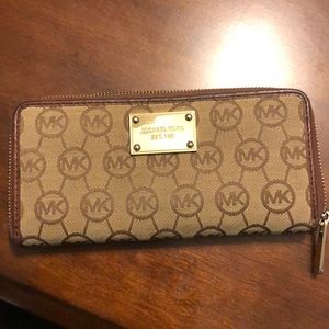 MK signature wallet